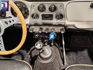 Image 32/48 de Triumph TR 4 (1962)