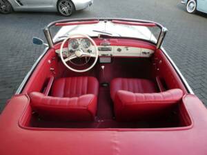 Image 15/27 of Mercedes-Benz 190 SL (1961)
