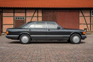 Image 12/91 of Mercedes-Benz 560 SEL (1990)