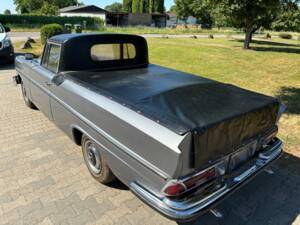 Afbeelding 7/8 van Mercedes-Benz 220 SE b (1963)