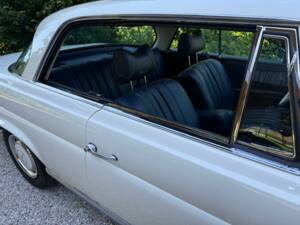 Imagen 4/11 de Mercedes-Benz 280 SE 3,5 (1971)