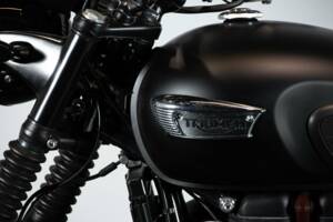 Immagine 12/50 di Triumph DUMMY (2017)