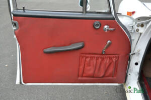 Image 17/47 of Mercedes-Benz 190 c (1963)
