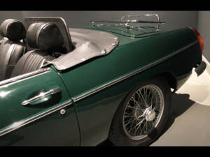 Image 14/40 of MG MGB (1974)