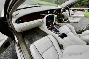 Afbeelding 33/50 van Jaguar XJ 8 4.2 (2003)