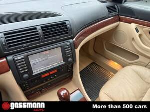 Obraz 12/15 pojazdu BMW 735i (2000)