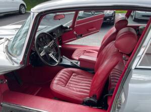 Bild 2/8 von Jaguar E-Type V12 (2+2) (1971)