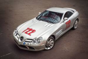 Image 6/61 of Mercedes-Benz SLR McLaren (2004)