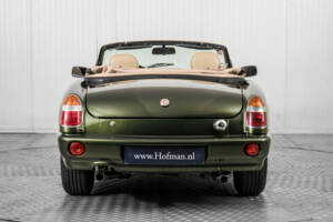 Image 13/50 of MG RV8 (1994)