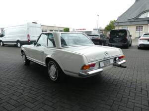 Immagine 6/20 di Mercedes-Benz 280 SL (1970)