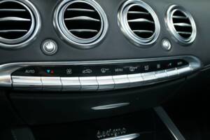 Immagine 17/30 di Mercedes-Benz SL 500 (2017)