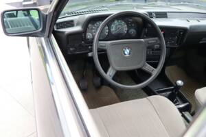 Image 30/50 of BMW 323i (1980)