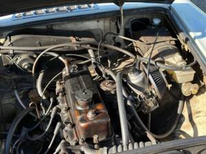 Image 12/18 of MG MGB (1975)