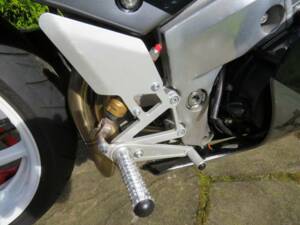 Afbeelding 21/41 van Honda VFR 400R (1992)