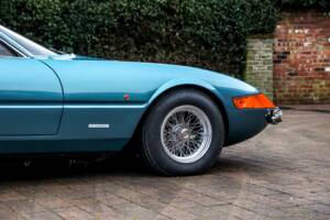 Afbeelding 56/65 van Ferrari 365 GTB&#x2F;4 Daytona (1972)