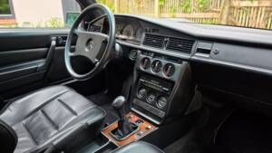 Imagen 64/69 de Mercedes-Benz 190 E 2.3-16 (1985)