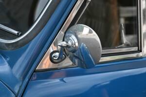 Image 25/50 of Morris Minor 1000 Traveller (1971)