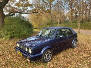 Image 20/24 of Volkswagen Golf I Cabrio GLi 1.8 (1991)