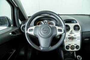 Bild 8/40 von Opel Corsa 1.2 (2008)