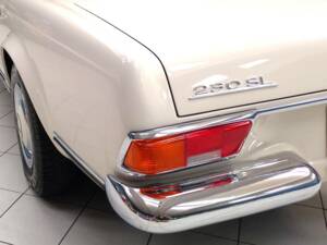 Bild 19/79 von Mercedes-Benz 230 SL (1965)
