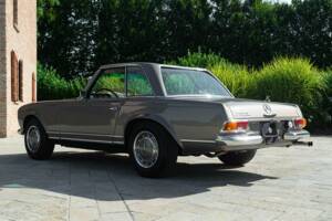 Image 12/50 de Mercedes-Benz 280 SL (1969)