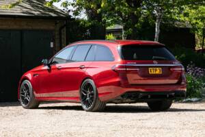 Image 7/45 de Mercedes-Benz AMG E 63 S 4MATIC+ T (2021)