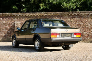 Immagine 2/50 di Alfa Romeo Alfetta 2.0 (1984)