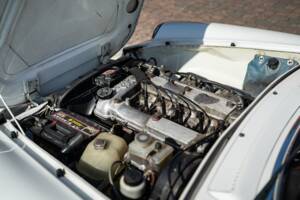 Image 11/40 of Alfa Romeo 2.0 Spider (1987)