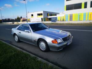 Image 1/8 of Mercedes-Benz 500 SL (1990)