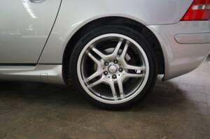Imagen 46/50 de Mercedes-Benz SLK 32 AMG (2002)