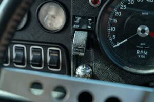 Afbeelding 43/50 van Jaguar E-Type V12 (2+2) (1973)
