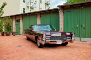Bild 17/200 von Cadillac Coupe DeVille (1968)