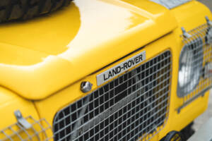 Image 33/98 of Land Rover 109 (1983)