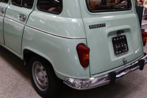 Image 28/33 de Renault R 4 TL (1981)