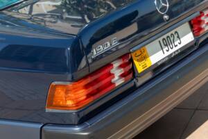 Bild 19/69 von Mercedes-Benz 190 E (1988)