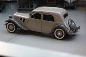 Image 10/43 of Citroën Traction Avant 7 C (1935)