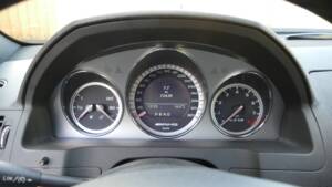 Imagen 10/18 de Mercedes-Benz C 63 AMG T (2010)