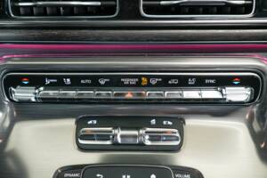 Image 32/50 de Mercedes-Benz V 300 d (2025)