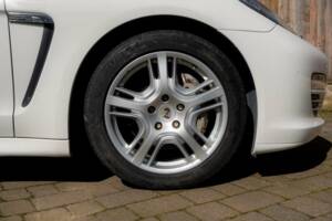 Bild 25/50 von Porsche Panamera 4S (2010)