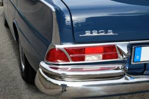 Image 44/76 de Mercedes-Benz 220 S b (1963)