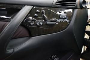 Image 14/22 de Mercedes-Benz CL 65 AMG (2005)