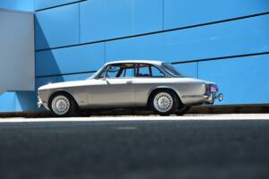 Image 20/24 of Alfa Romeo 1750 GT Veloce (1971)