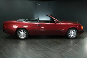 Bild 6/50 von Mercedes-Benz 300 CE-24 (1992)