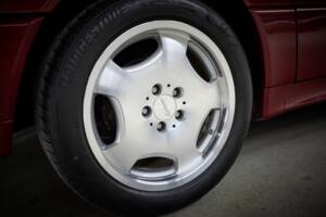 Bild 30/99 von Mercedes-Benz SL 320 (1995)