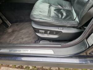 Image 5/58 of BMW 750i (1997)