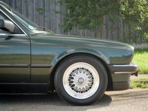 Bild 6/25 von BMW 320i (1990)
