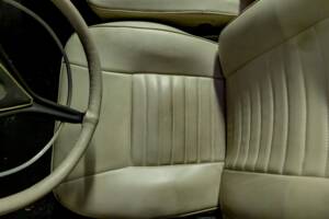 Image 33/50 of Chrysler 300 L (1970)