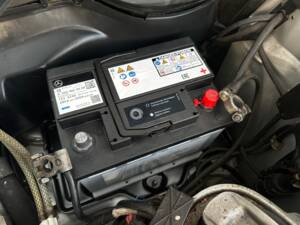 Immagine 28/49 di Mercedes-Benz 190 E (1990)