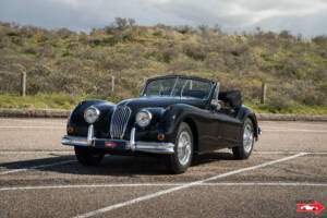 Immagine 21/47 di Jaguar XK 140 DHC (1956)