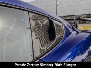 Image 40/50 of Porsche 718 Cayman GT4 RS Weissach (2025)